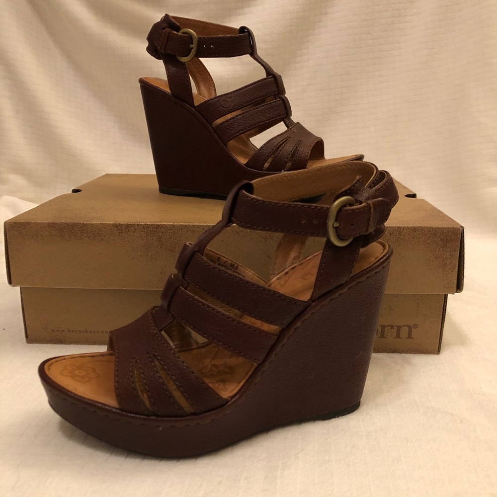 Born Pemberly Wedge Sandal EUC!